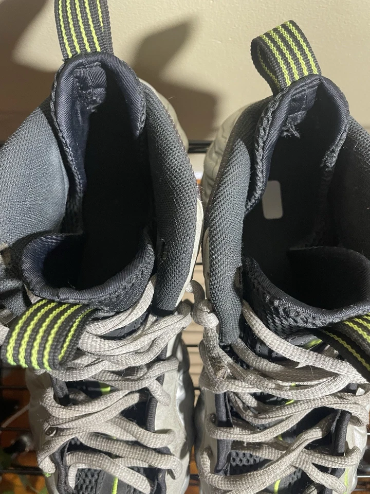 Mens Nike Foamposite Size 9 - Image 3 of 4