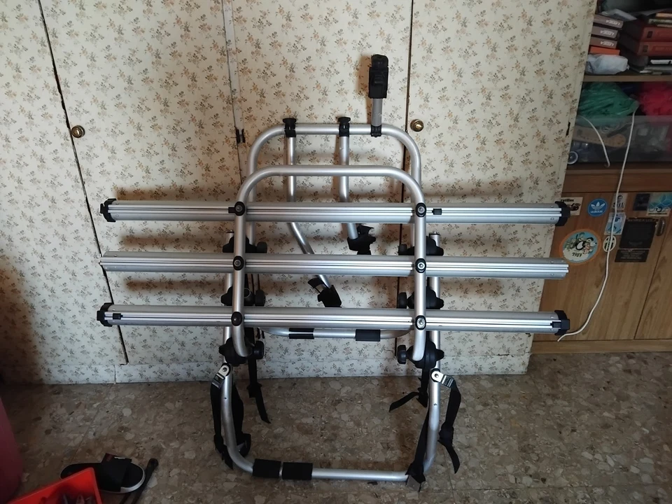 Portabici posteriore auto, 3 posti; No Elettriche. Usato Buone Condizioni - Immagine 2 di 2