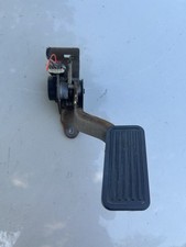 2000 Gmc Yukon Denali Oem Gas Pedal Throttle Free Ship 2000 Gmc Yukon Denali Oem Gas Pedal Throttle Free Ship