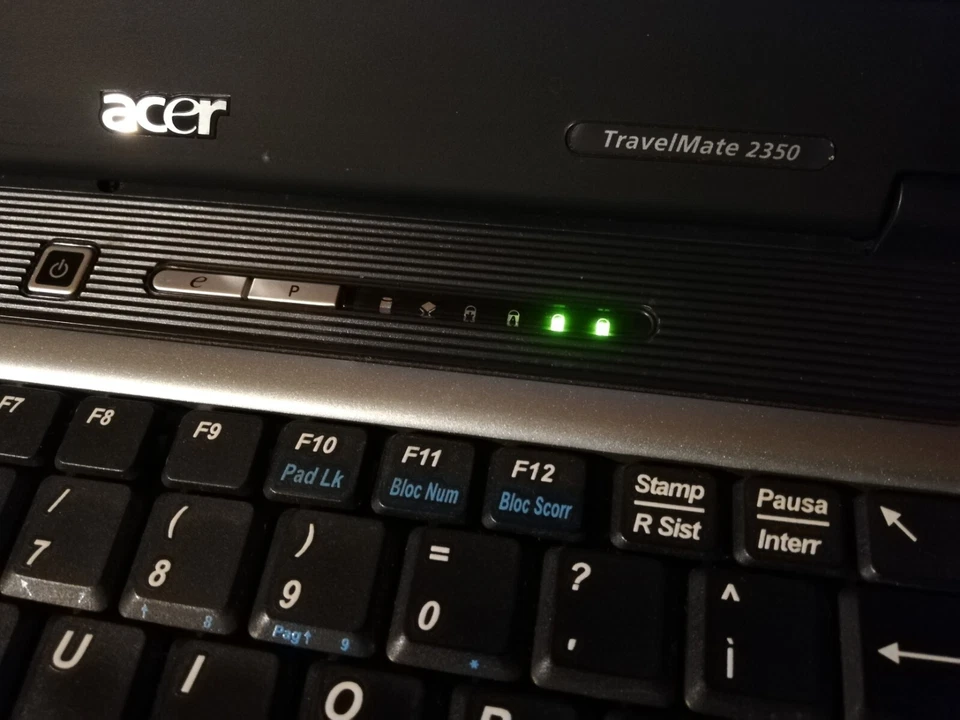 ACER TravelMate 2350 - Notebook  12.1" - per riparazioni o ricambi - Immagine 2 di 4