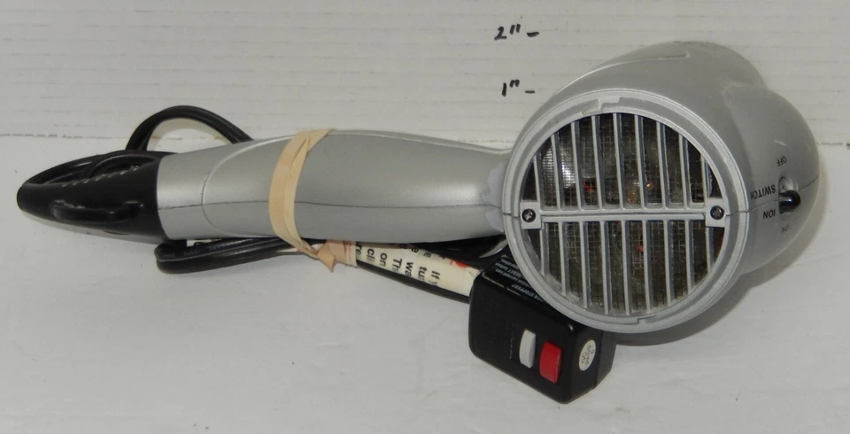 Secador de pelo portátil de viaje Revlon 1875 modelo IONIC RV461 1875 vatios Foto 3 de 4