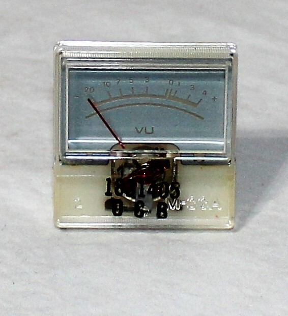 Analog audio VU Panel Meter 1831405, M-33A 1 1/2