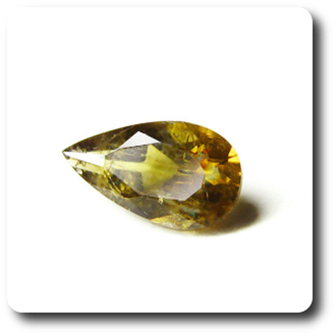 Épidote IF 0.22 cts gemme de prestige brésilienne pour bijoux