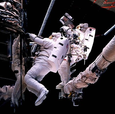 SM2: Hubble Space Telescope Maintenance HUBBLE MISSION 12X12 PHOTOGRAPH