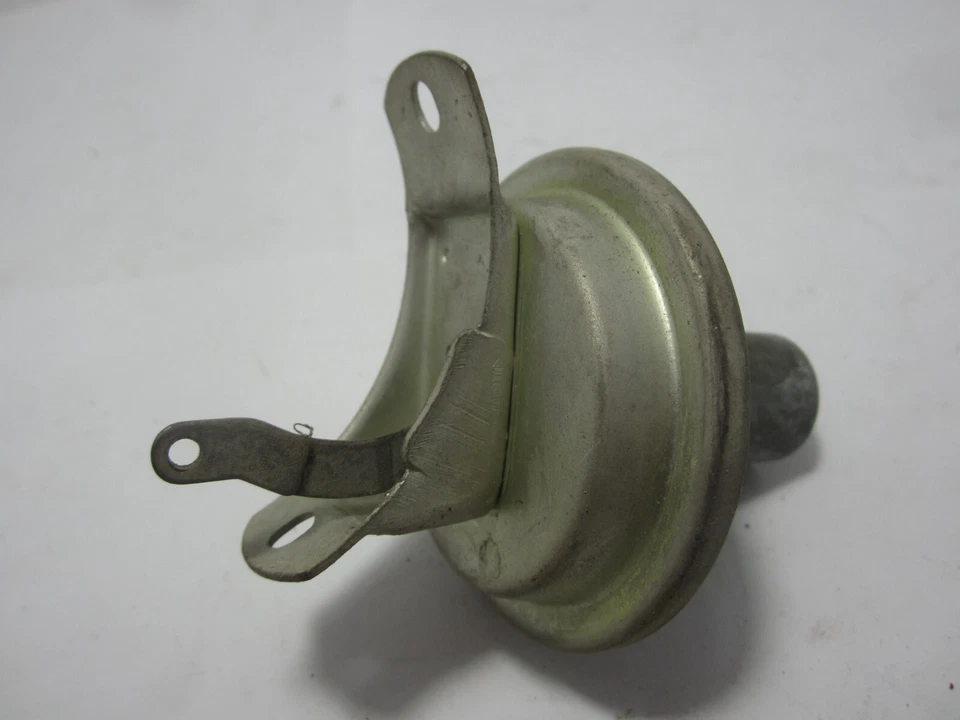 41-50 Chrysler Desoto Dodge Plymouth Distributor Vacuum Chamber AUTOLITE VC2082R - Image 2 of 4