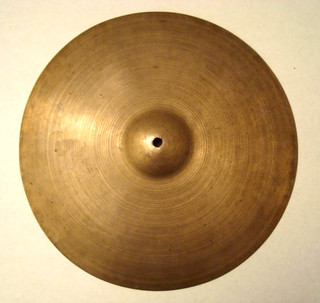Zildjian old 16" crash with cracks aound keyhole. 1142 Grams