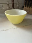 VTG 1940’s  PYREX YELLOW DAISY CITRUS Small Mixing Bowl - 1 1/2 Pint - #401