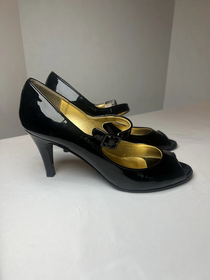J. Zapatos de salón Crew para mujer Mary Jane charol negro tacón punta abierta talla 9 Italia Foto 2 de 4