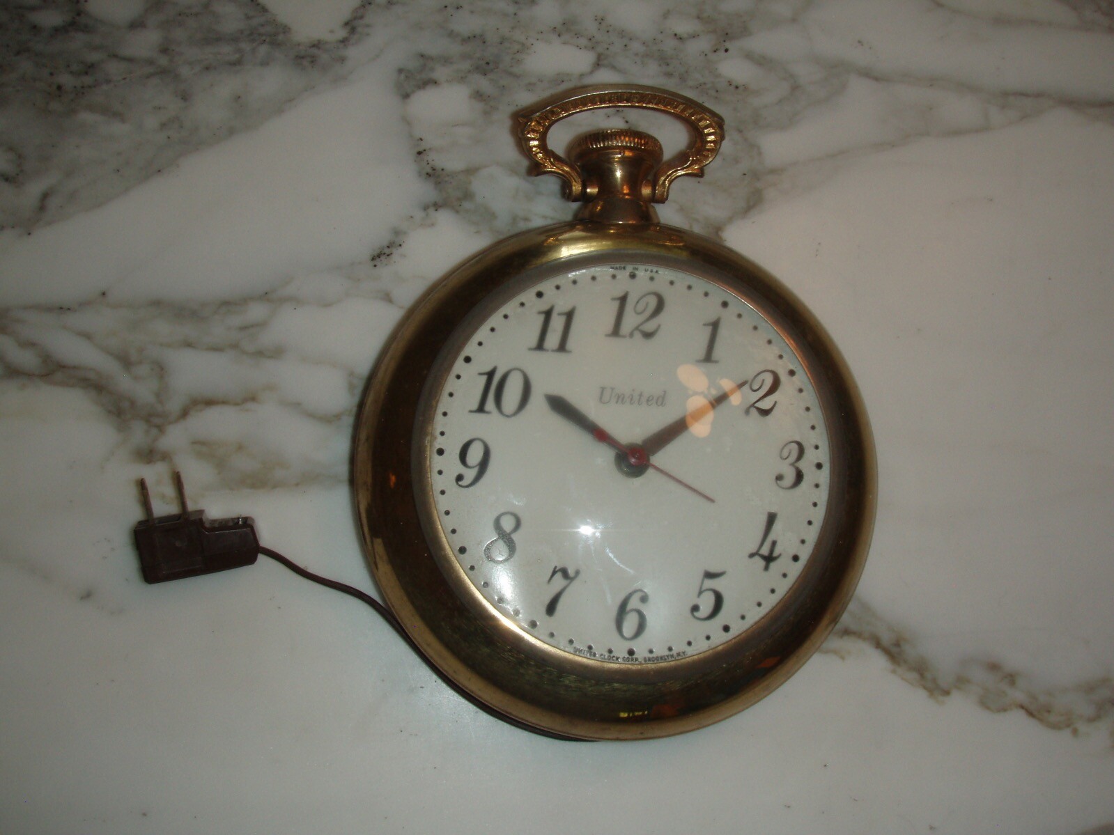 vintage UNITED pocket watch shaped mid-century WALL CLOCK model 310
