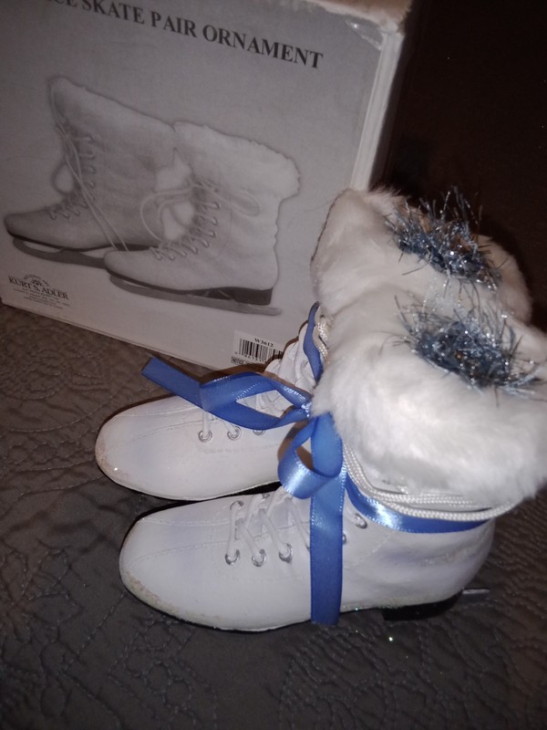 Kurt Adler (Dept 56) Christmas Winter n6" Women's Ice Skates Ornament Door Decor