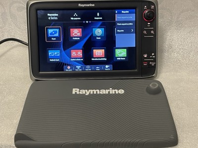 RAYMARINE  E70014 / C127 CHARTPLOTTER / FISFHINDER Multifunction Display w/Sonar
