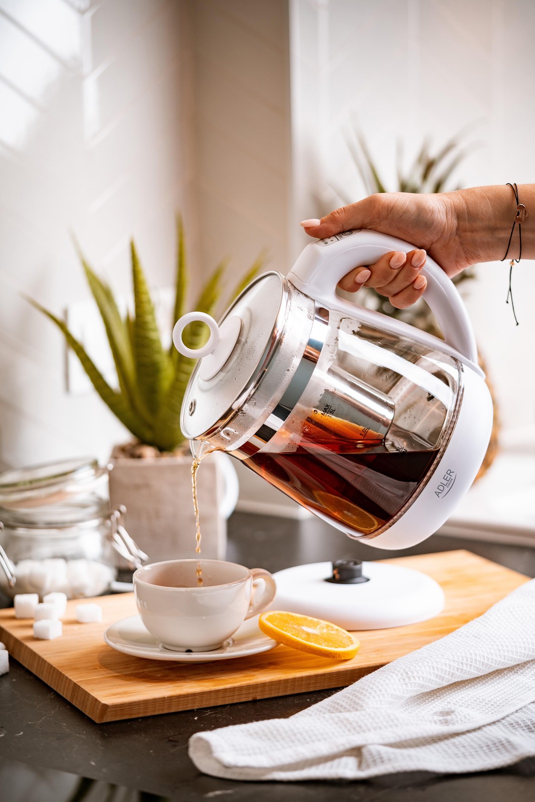 Adler AD 1299 electric kettle 1.5 L 1850 W White