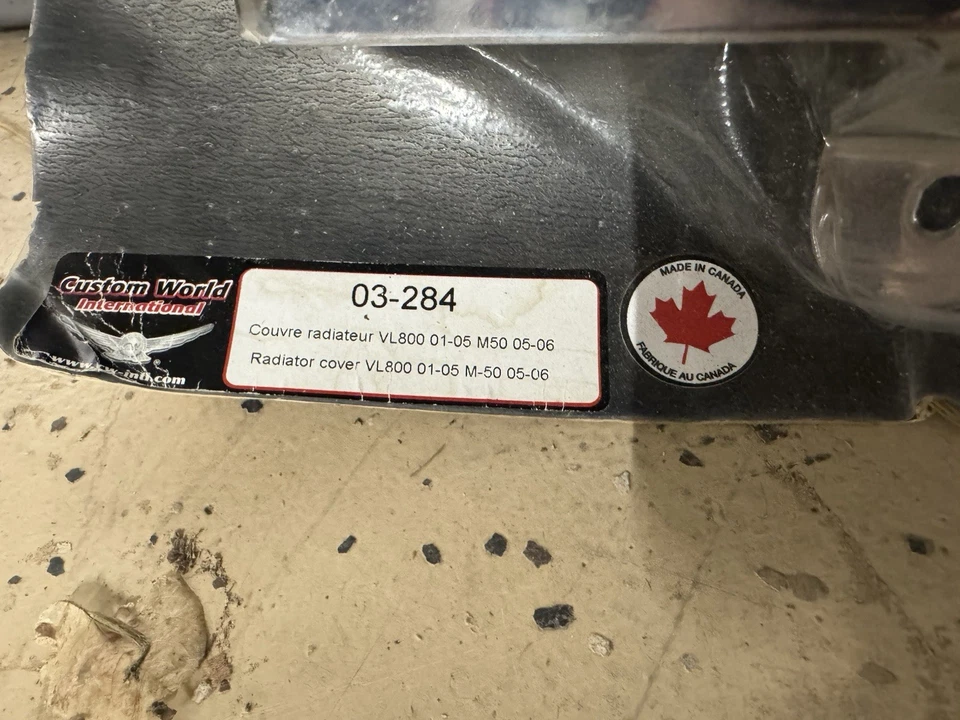 Cubierta de radiador Custom World 03-284 para Suzuki VL800 Intruder y M50 Boulevard Foto 3 de 3