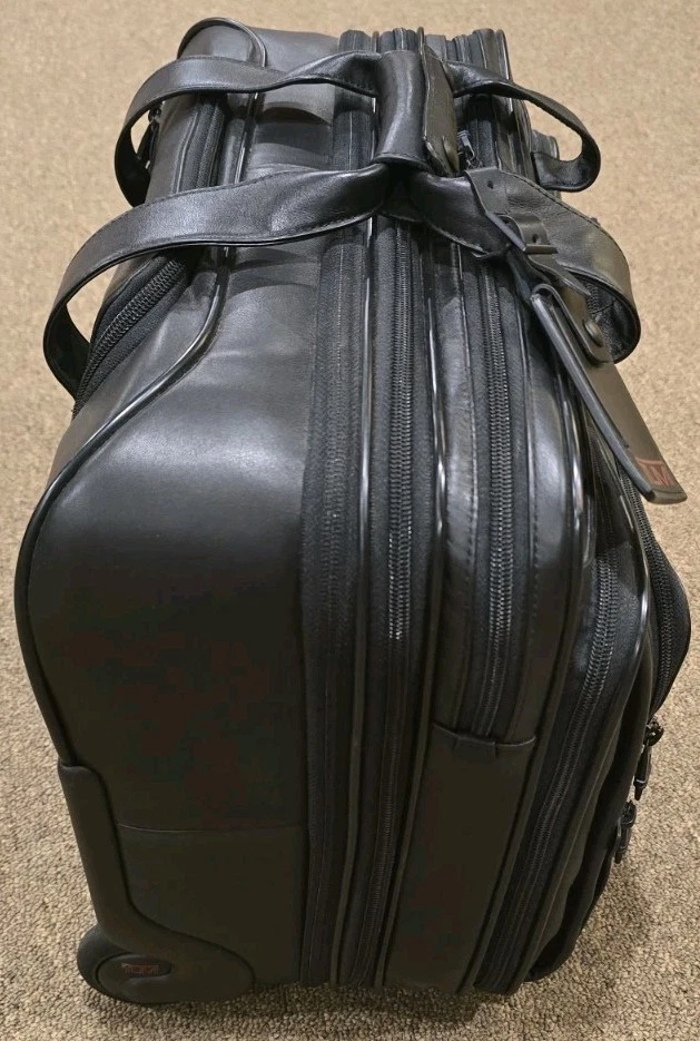 Tumi Leather Laptop Cadillac 96127DH New With All Accessories Wheeled Immaculate - Image 4 of 4