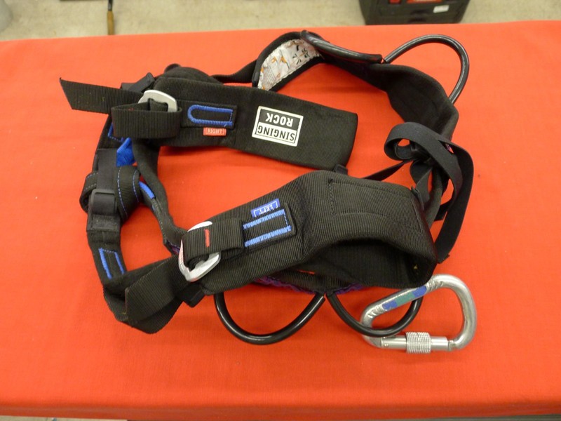 SINGING ROCK 12277 Type C Climbing Harness ATTACK Large W/ Camp Carabiner