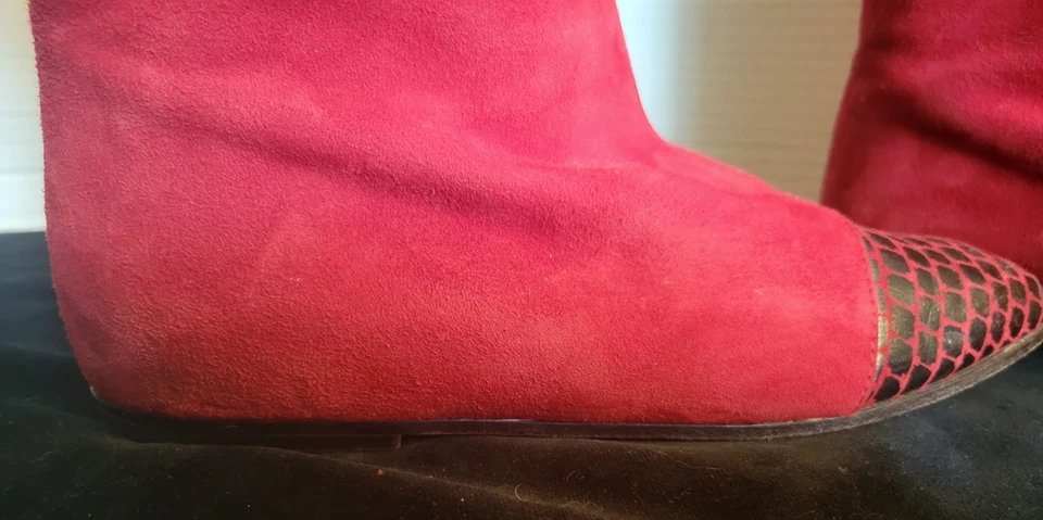 Casadei Hecho en Italia Talla 7.5 Gamuza Tacón Plano Rojo con Puntera a Cuadros Rojo/Negro Foto 4 de 4
