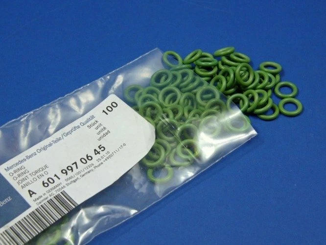 Genuine Mercedes-Benz C 220 270 320 DIESEL SEAL FUEL PIPE O-Ring 