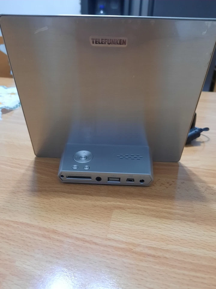 Telefunken DPF 8335 silver – cornice digitale 8 pollici - Immagine 2 di 3