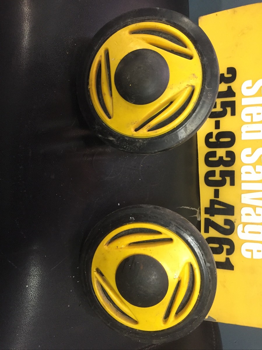 99-07 Skidoo Zx Mxz Rev Pair Idler Wheels & Bracket Mount Support