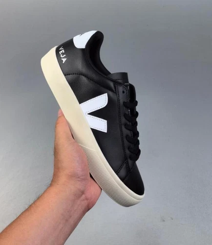 Zapatillas informales Veja de cuero con cordones bajas para hombre y mujer - Imagen 11 de 14