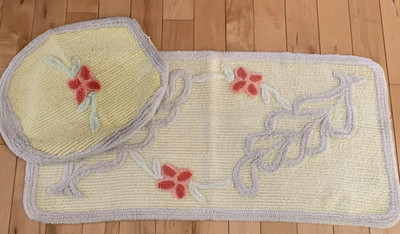 Vintage Chenille pale yellow Rectangular Bath Rug Floral 33'' X 15'' & seat cover