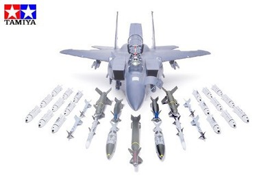 TAMIYA - 1/32 Boeing F-15E Strike Eagle w/ Bunker Buster