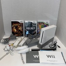 Nintendo Wii Console Bundle w/2 Remotes, 2 Nunchuks, Sensor Bar 3 Games TESTED
