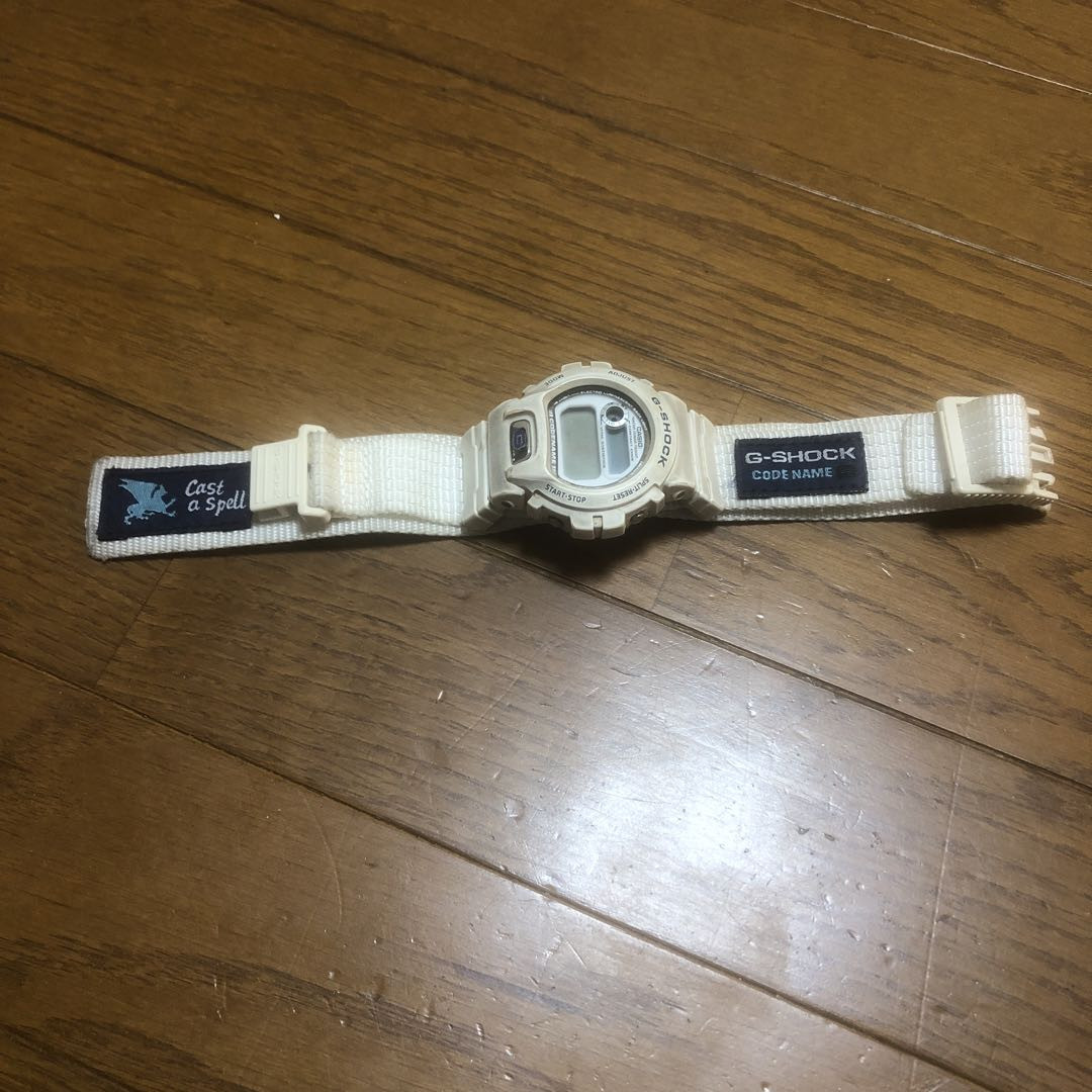 G-Shock Digital Quartz Women Code Name White Vintage G-Shock Digital Quartz Women Code Name White Vintage