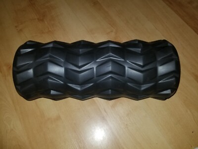 Feste schwarze strukturierte Schaumstoffrolle mit Kunststoffkern 5'' x 13''
