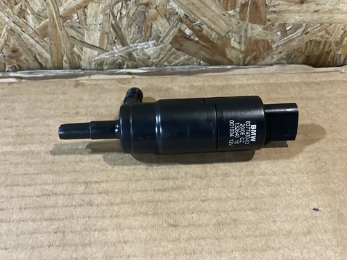 BMW E87 E90 E60 E61 E65 E91 E81 E92 X1 Waschpumpe vorne Xenon Scheinwerfer Pumpe