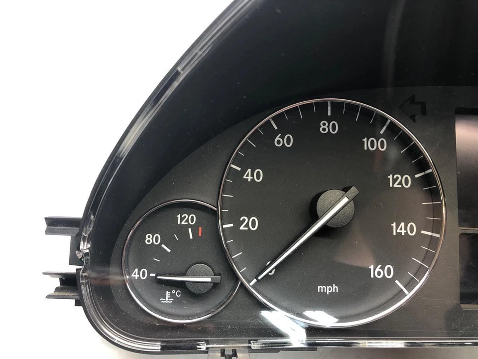 2007 Mercedes-Benz C280 W203 Speedometer Gauge Cluster MPH 136K OEM 2035404848 - Image 4 of 4