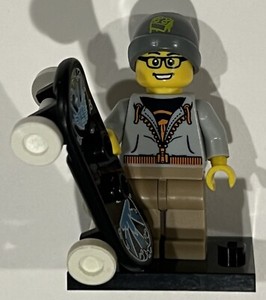 LEGO Minifigure Series 4  STREET SKATER 8804 - 100% Complete with Skateboard