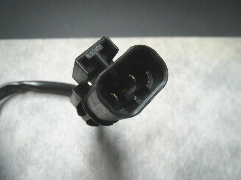 Interruptor de luz de respaldo para Nissan Sentra 1984-1992 - Hecho en Italia - ¡Envío rápido! Foto 3 de 4