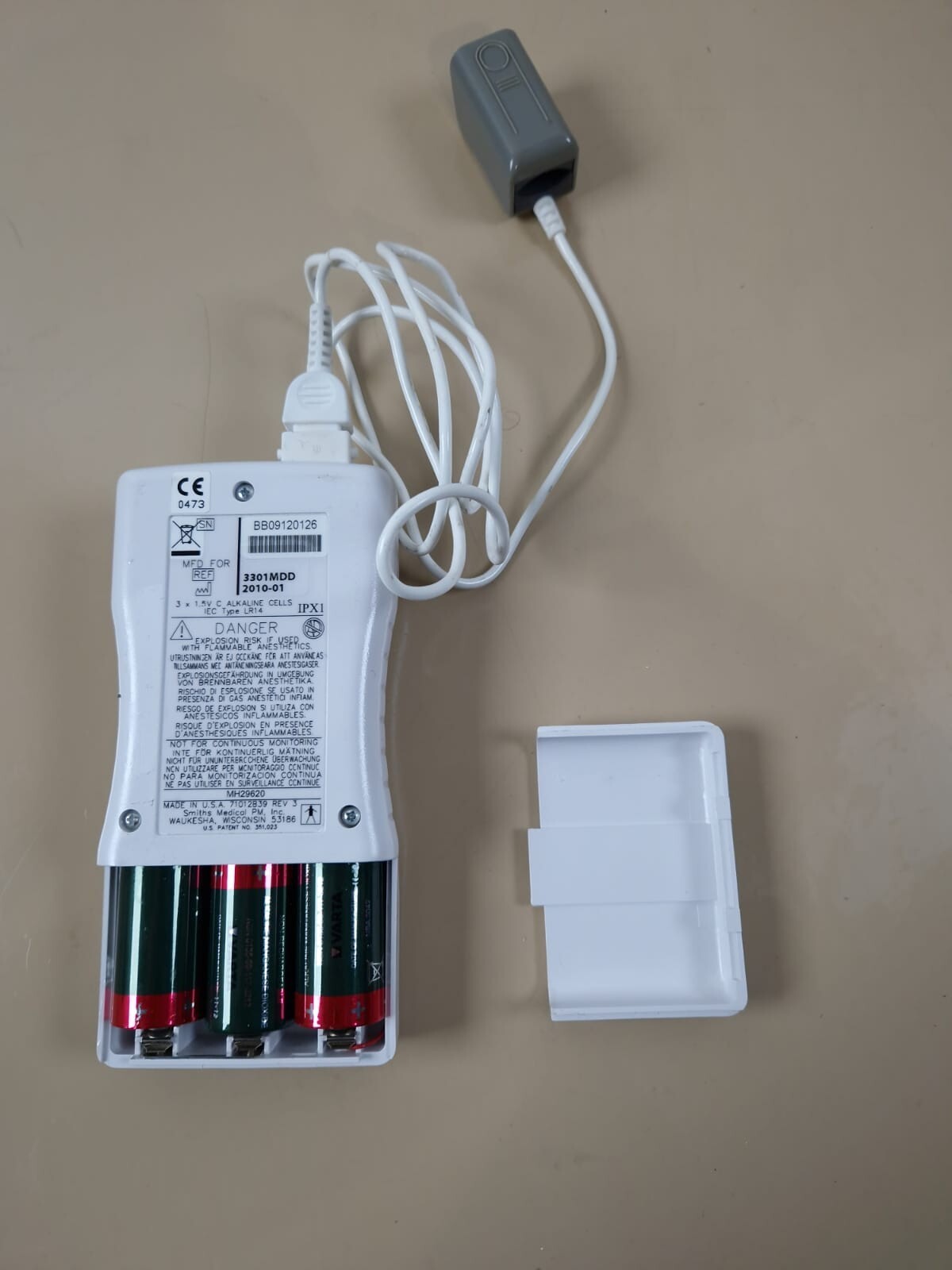 BCI 3301 SpO2 patient monitor Pulse Oximeter Handheld with Finger Probe