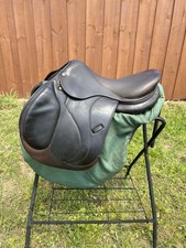 2015 Devoucoux Biarritz Jump saddle 17 Size 2...