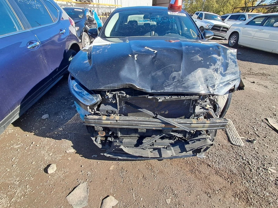 Conjunto de luz trasera derecha usado se adapta a: Ford Fusion 2014 cuarto panel montado LED Foto 3 de 4