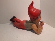 Gartenzwerg liegend mit Pfeife • alt • Keramik Ton • Gräfenroda • DDR