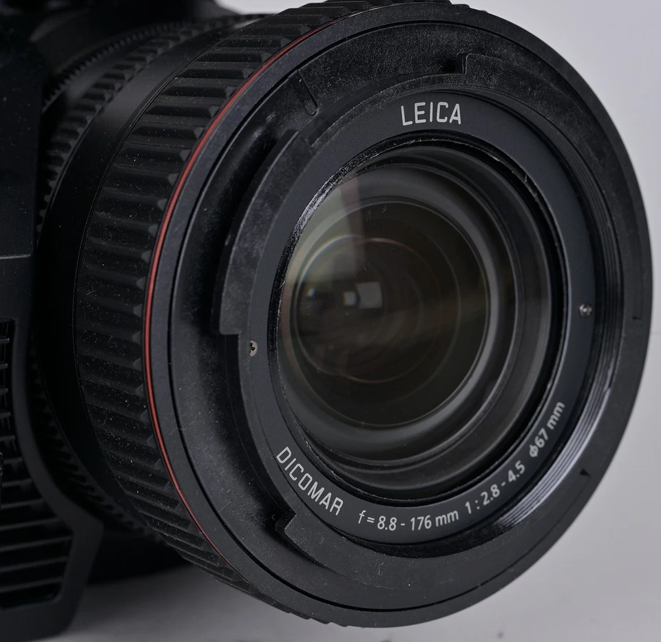 Mint Panasonic HC-X1 4K Video Camcorder with LEICA 20X Zoom 4Hrs Only Warranty! - Image 2 of 4