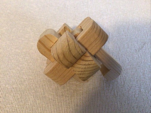 Holzpuzzle - Geduldsspiel - 3D Puzzle aus Holz 6 Teile - gesamt 6 x 6 x 6 cm - Bild 5 von 7