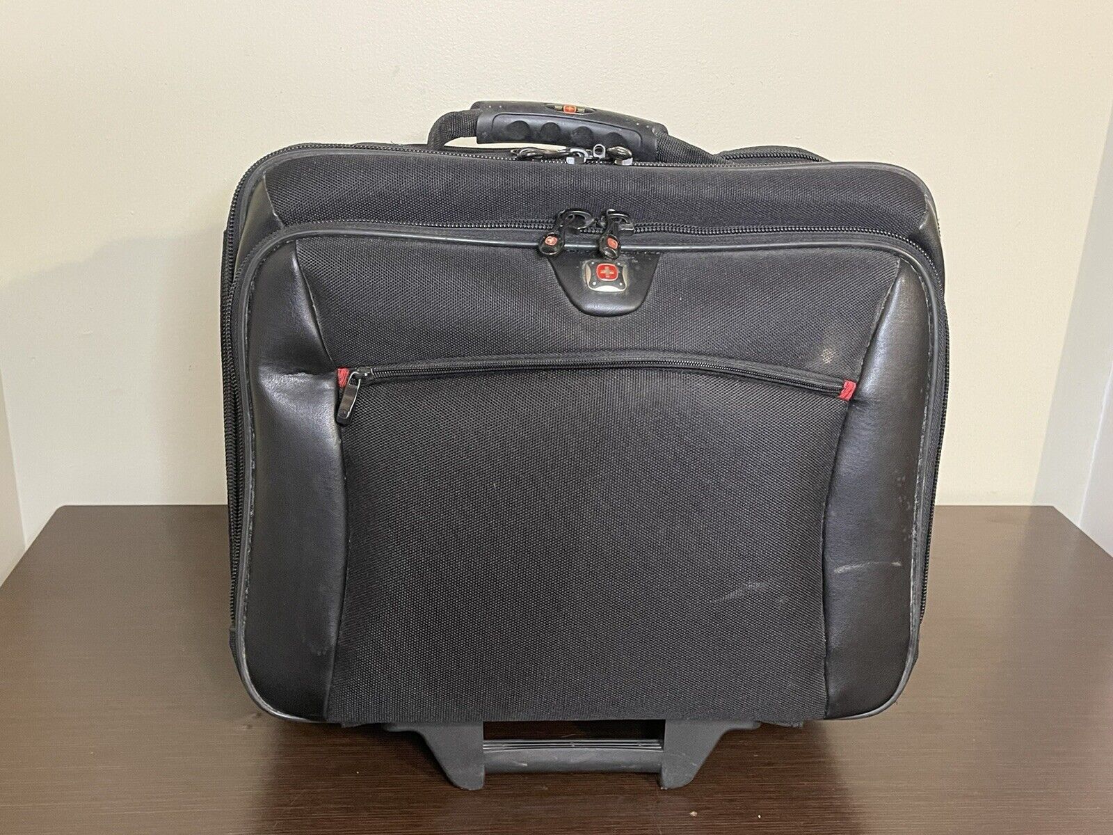 Wenger SwissGear 7466-14 Laptop Double Gussett Rolling Case Computer Bag Black 