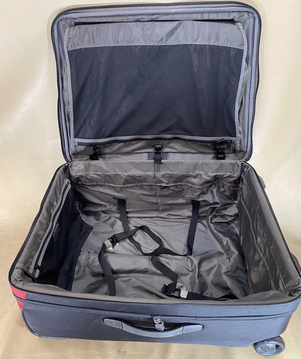 Victorinox Werks Traveler Upright 27” Wheeled Suitcase Red/Black
