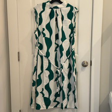 SHEIN Women's 3X (18/20 PLUS) Green and White Wave Dress w/ Belt & Back Tie NEW