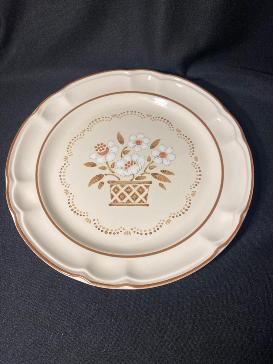 Cumberland Mayblossom Japan Stoneware By Hearthside 10 3/4