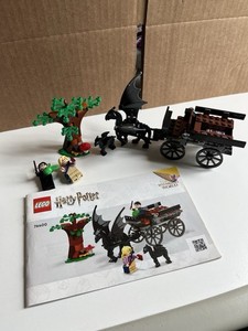 LEGO Harry Potter: Hogwarts Carriage and Thestrals (76400) Complete With Manual