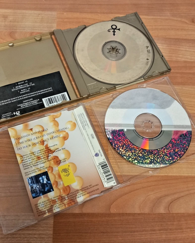 Prince - 2 x Disc CD Singles Bundle (Diamonds & Pearls Holographic Disc, Gold) Foto 2 de 4