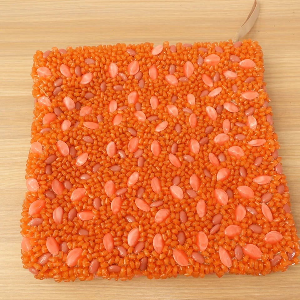 Banana Republic 手包橙色宝石串珠折叠鸡尾酒袋 178 美元 — 第 4/4 张图片