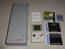 GAMEBOY COMPACT VIDEO GAME SYSTEM W HARDSHELL CASE TETRIS HANDHELD DMG-01