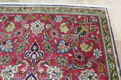 Handmade Persian rug with floral design 162 x 102 cm - Picture 7 of 10