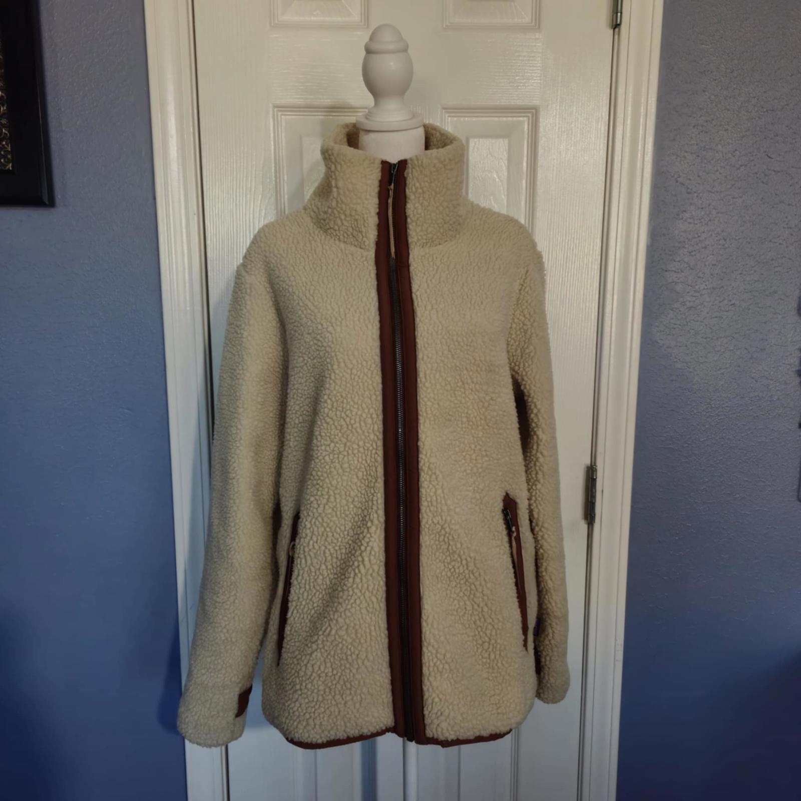 Patagonia Womens Divided Sky Retro-X Cream Sherpa Fleece Jacket Excellent Condition