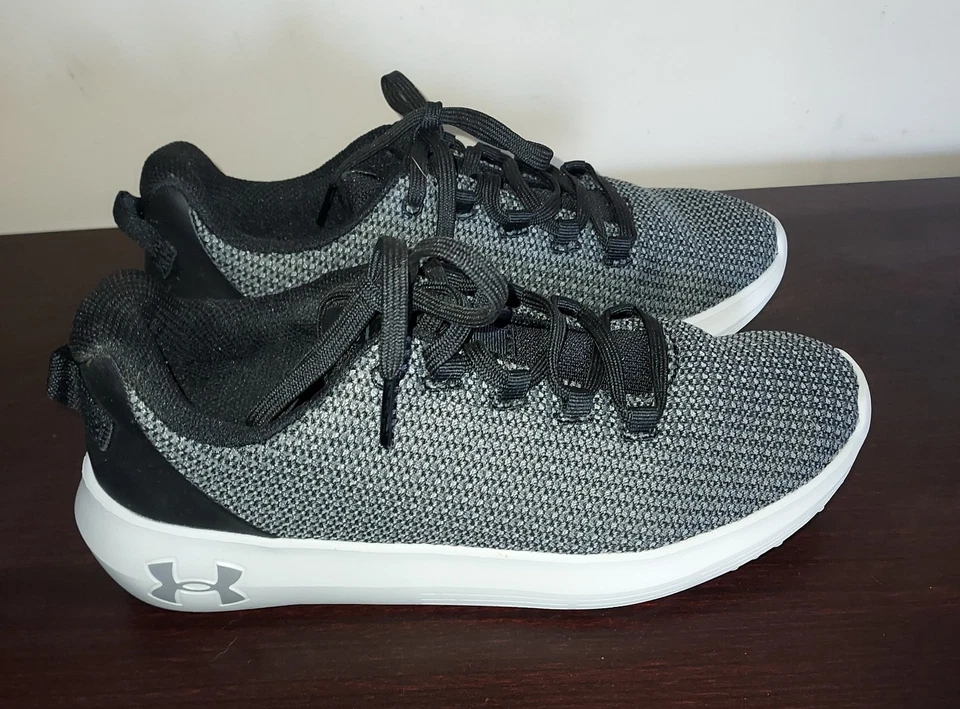 Zapatillas deportivas Under Armour para mujer 7,5 M entrenamiento ondulado confort atlético negras Foto 4 de 4